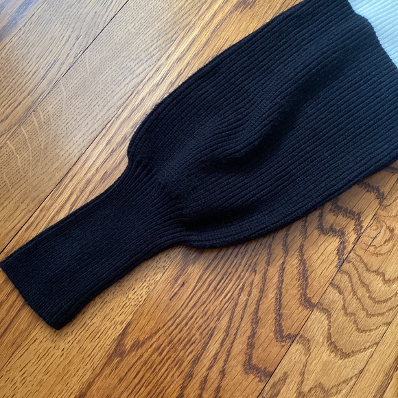 Colorblock Sweater - Picture 5 of 11